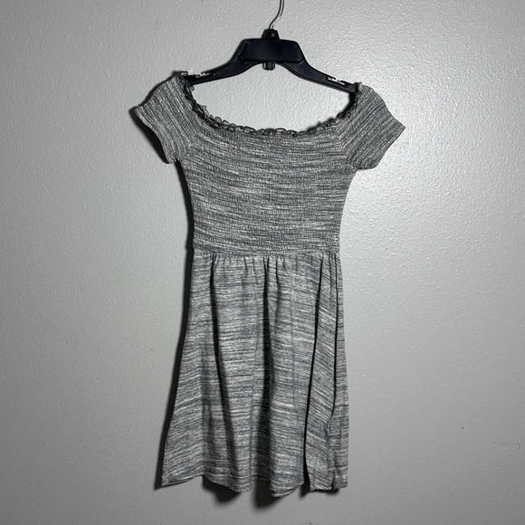 Hollister Women Gray Smocked‎ off shoulder Dress size Small - Picture 1 of 8